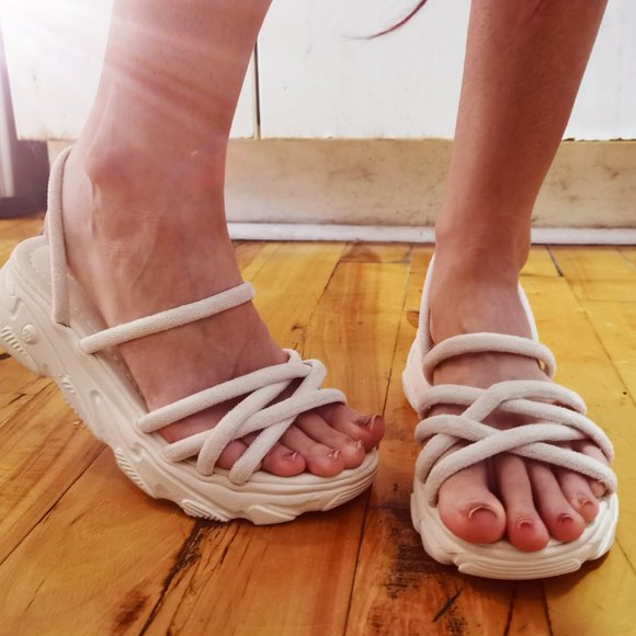 Beige apricot sandals flip flops - Picture 10 of 11